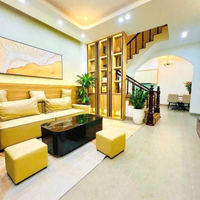 bán nhà nguyễn khang 40m x5 tầng-12,9 tỷ gần phố,lô góc,15m ô tô tránh