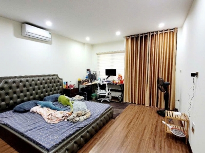 BÁN NHÀ LÝ NAM ĐẾ  TRÁI TIM PHỐ CỔ, HOÀN KIẾM. DIỆN TÍCH: 57M² x 4 TẦNG 
GIÁ CHỈ: 22.5 TỶ.