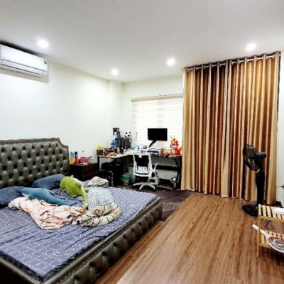 BÁN NHÀ LÝ NAM ĐẾ  TRÁI TIM PHỐ CỔ, HOÀN KIẾM. DIỆN TÍCH: 57M² x 4 TẦNG 
GIÁ CHỈ: 22.5 TỶ.