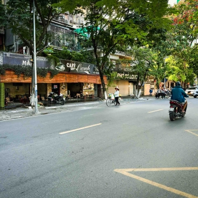 Đầu tư siêu ngon, Nhà mặt phố - 69m2 - MT 10m - 21 tỷ Bạch Mai, Lê Thanh Nghị