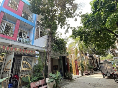 Nhà 3 tầng thích hơp cho ngươi lớn tuổi, hẽm cụp đường 8m ô tô r vào thỏi mái giá bán 6.5 tỷ ZaLO79-53.53.53O