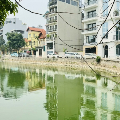 bán nhà mặt hồ, 130m, MT 6.5m, ôtô tránh full thổ cư