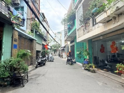 Nhà Đường Lạc Long Quân Quận Tân Bình Phường 11 Cũ.