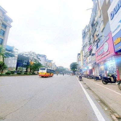 Mặt ,phố Xã Đàn víp nhăt Đống Đa ,giá siêu ngon, 1 mặt phố ,1 mặt ngõ phía sau,vỉa hè sân bóng,kinh doanh đỉnh cao,dòng tiền 45tr/tháng,66 m2, 30 tỷ