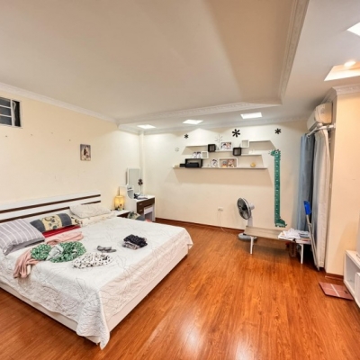Phân lô Hào Nam 38m2x4 tầng ngõ thông giá bán 5 tỷ, lô góc gần ô tô đỗ
