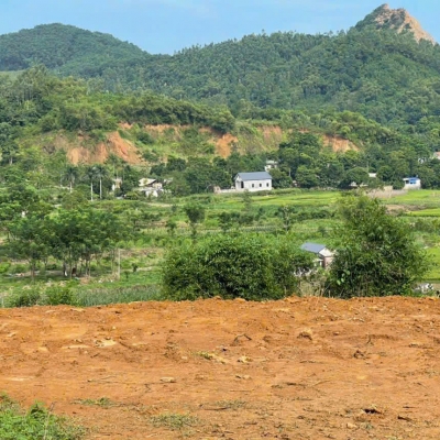 Lô góc 3 mặt tiền đường rộng, diện tích 2300m.300ont . Giá nhỉnh 4tr/m.