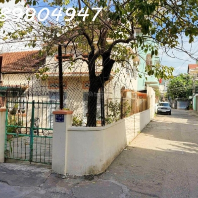 [ Nhà Đặng Tất - Góc 2 mặt tiền ] hẻm ô tô thông, cách biển Hòn Chồng 500m Giá : 9,2 tỷ