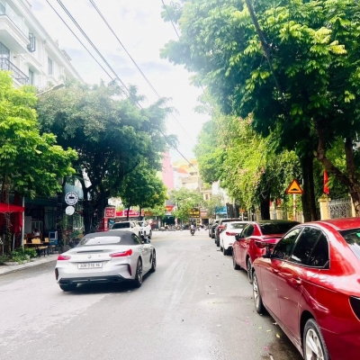 “Siêu hiếm”, bán nhà Trích Sài, ô tô vào nhà, 7 tầng thang máy, chỉ 28 tỷ