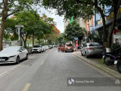 Bán nhà mặt phố Nguyễn Đình Hoàn DT 110m2 - MT 7m3 - 35 tỷ - KD VP