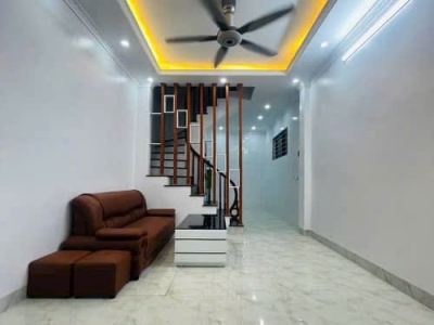 Bán nhà Chùa Láng - Lô góc 8 phòng rộng 37m 9,2 tỷ