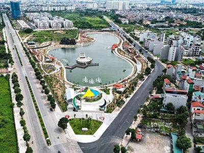 bán nhà Ngọc Thuỵ, 160m, MT 7.8m, gần trường chợ, ôtô 7 chỗ để trong sân