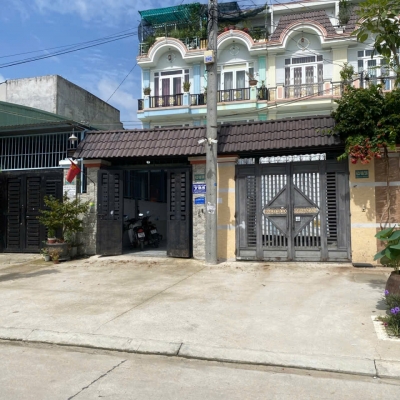 Nhà to 4.2x32m trệt 2 lầu, Full nội thất xịn mặt tiền kênh mát mẻ trong lành, sân xe hơi