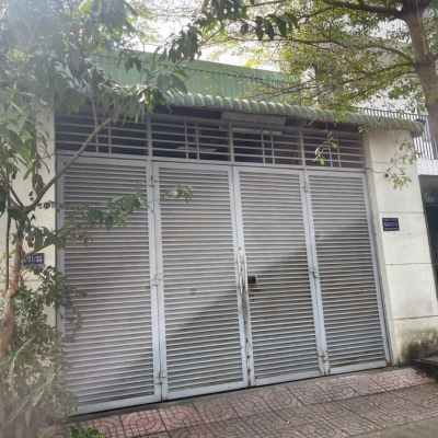 Bán khu đất kdc sổ hồng ,có sẵn ngôi nhà kho tại Q9, 104m2 , ngang 6.3m