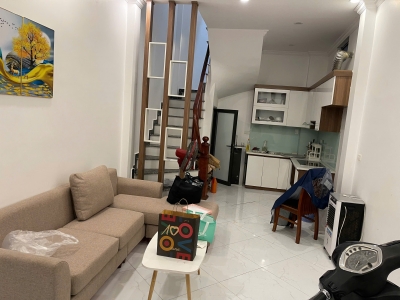Cần cho thuê nhà nguyên căn ngõ 96 Đại  Từ, 35m2 x 5 tầng, 3 ngủ khép kín, 12 triệu/tháng