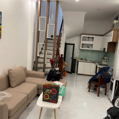 Cần cho thuê nhà nguyên căn ngõ 96 Đại  Từ, 35m2 x 5 tầng, 3 ngủ khép kín, 12 triệu/tháng