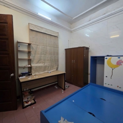 Bán đất tặng nhà 3 tầng Ngọc Thụy -Dân Xây- Oto đỗ cổng- 100m mặt tiền rôgj 11,x tỷ(TL)