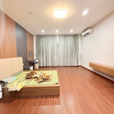 Bán nhà 4 tầng long lanh ở ngay 2 thoáng phân lô ngõ 299 đường hoàng mai