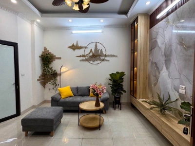 Hiếm -Bán nhà đẹp Bồ Đề- Oto Đỗ Cổng- full Nội thất 35m 5 tầng nhỉnh 7 tỷ(TL)