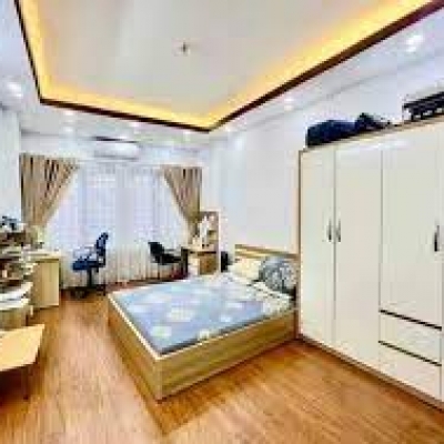 Bán nhà La Thành 45m2 x 5 tầng, 2 mặt thoáng, ngõ nông gần phố nhỉnh 6 tỷ