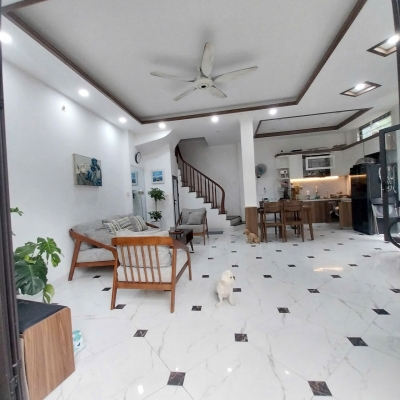 HIẾM QUÁ! Bán nhà riêng Tân Mai, Trương Định. Mặt ngõ Thông. 46m × 6 Tầng. Gara Ô tô. Chỉ 12 tỷ 3