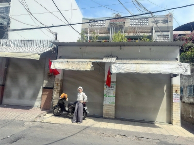 BÁN NHÀ MẶT TIỀN ĐƯỜNG XÓM CHIẾU, QUẬN 4 - DIỆN TÍCH LỚN 446M2 - GIANG GIANG: 0901611116