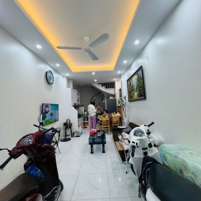 NHÀ TRẦN CUNG – 35m2 – GẦN KĐT NAM CƯỜNG, BV E - 50m ra  tô - 6,4 Tỷ