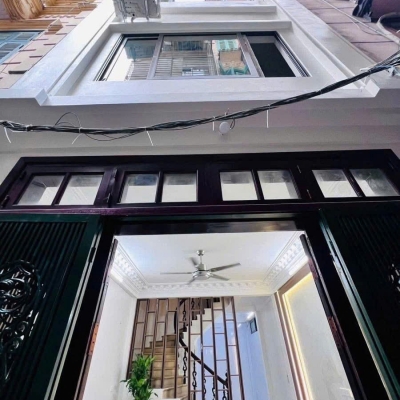 bán nhà Thịnh Quang, Đống Đa, 8,6T nằm  ngay ngã tư sở khu vực VIP nhất quận, nhà dân xây tặng full nội thất.