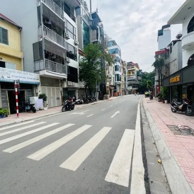 Bán nhà mặt phố Bưởi, lô góc, mặt tiền 6.3m, 112m, chỉ 55.5 tỷ