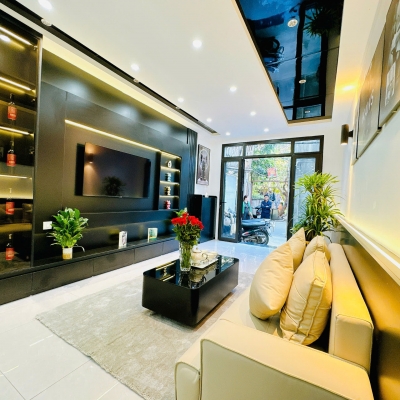 DUY NHẤT 1 CĂN!!! Gần bến xe Giáp Bát - Giái Phóng - Trương Định - 35mx6 tầng ô tô kinh doanh - giá cực tốt - nhà đẹp!!!