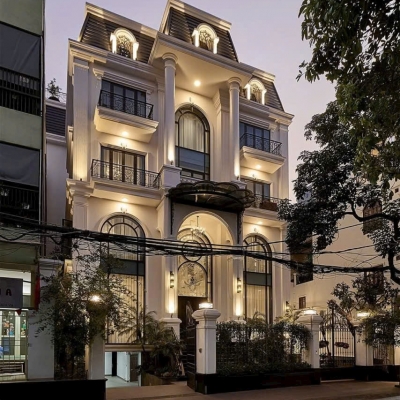 EM KHÔNG CHỈ LÀ NHÀ MÀ E LÀ CUỘC SỐNG XA HOA 
 - SIÊU PHẨM BUILDING MẶT PHỐ CAO BÁ QUÁT - VỊ TRÍ ĐẮC ĐỊA - SỔ VUÔNG, NỞ HẬU, 1 SỔ - GIÁ TỐT.
EM LÀ   CĂN NHÀ SINH RA CHỈ GIÀNH CHO GIỚI TINH HOA.VIỆT KIỀU VÀ ĐẠI GIA