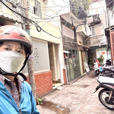 NHÀ BÁN NẰM NGAY TRUNG TÂM HÀNH CHÍNH QUẬN - ĐƯỜNG HOÀNG DIỆU- QUA PHỐ ĐI BỘ NGUYỄN HUỆ CHƯA ĐẾN 3 PHÚT -ĐI NGANG TRƯỜNG ĐẠI HỌC LUẬT NGUYỄN TẤT THÀNH.