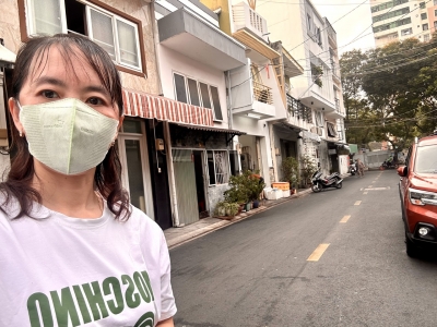 KHU TIỆN ÍCH HIẾM NHÀ BÁN -AN NINH- NHÀ MẶT TIENF XE HƠI NGỦ TRONG NHÀ- GẦN TRƯỜNG HỌC, SIÊU THỊ- QUA 1 CHỈ 2 PHÚT- GIAO THUONG VỚI HOÀNG DIỆU, NGUYỄN TẤT THÀNH,
