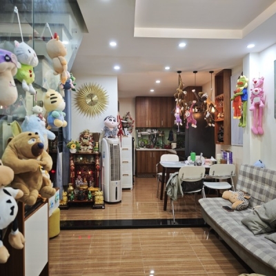 ♪ Lô Góc 2 mặt kiệt gần Nguyễn Hoàng, 33m2, 2 tầng sạch đẹp, 3.x ty nhỏ