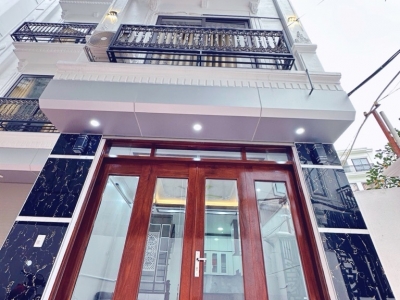 BÁN NHÀ HỌC VIÊN TÀI CHÍNH 45M2 - 5 TẦNG - GIÁ 8,5 TỶ - NHÀ MỚI XÂY - GẦN PHỐ - KINH DOANH