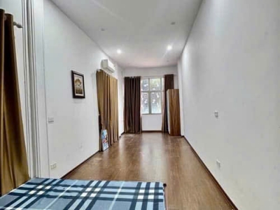 Cho thuê nhà tầng 2 Địa chỉ: Số 35, mặt ngõ Trung Tả, Phố Khâm Thiên, Phường Thổ Quan