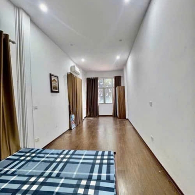 Cho thuê nhà tầng 2 Địa chỉ: Số 35, mặt ngõ Trung Tả, Phố Khâm Thiên, Phường Thổ Quan