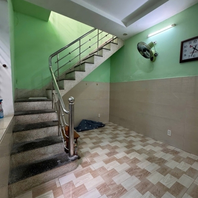 ♥ Nhỉnh 2  tỷ Nhà gần Mặt Tiền Hàm Nghi, 2 tầng cứng ngắc, sạch sẽ ở ngay