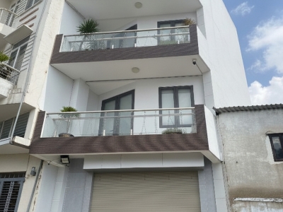 L1637 ⭐️ Nhà Mặt tiền sông Vàm Thuật GV, SHR, Vuông, Đ.20m, 4 tầng, 5x9m, 8.x tỷ