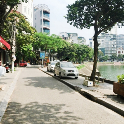 Cần bán gấp, bán nhà phố Phạm Huy Thông, hiếm nhà bán, ô tô tránh, chỉ 24 tỷ