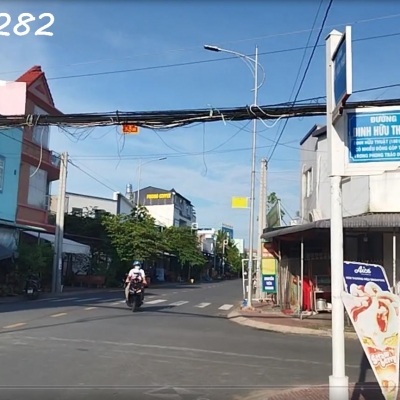 Bán nhà mặt phố Đinh Hữu Thuật, TP Sa Đéc. DT 200m2, 5PN, Sổ Hồng. Giá 5 tỷ.