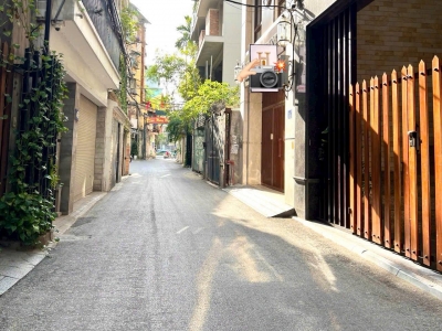 THẠCH BÀN – NHÀ DÂN XÂY 42M2 × 5 TẦNG – Ô TÔ ĐỖ CỬA – NHỈNH 8 TỶ