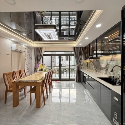 BÁN NHÀ HẺM XE TẢI THÔNG TỨ TUNG – NHÀ ĐẸP MÊ LY – THÔNG SỐ HOA HẬU – CÓ THANG MÁY – XE HƠI NGỦ TRONG NHÀ- Nhĩnh 10 Tỷ.