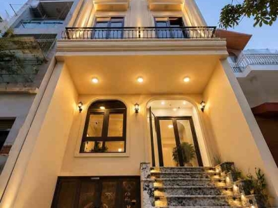 TÒA NHÀ DÒNG TIỀN 200 TRIỆU/THÁNG - NGUYỄN TRÃI, TX - Ô TÔ VÀO NHÀ - 38 CĂN HỘ KHÉP KÍN - 95 M2 - MT 6 M - 38 TỶ