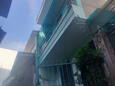 BÁN NHÀ TTTP GÂN NGAY CHỢ HẺM PHƯƠNG SÀI NHA TRANG 

Giá: 1ty9 ( thương lượng)