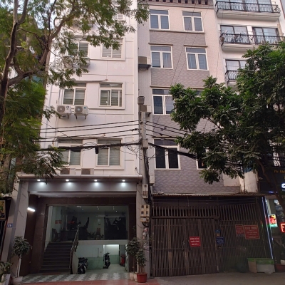 VIP, Bán tòa building mặt phố Tây Hồ, gần hồ Trúc Bạch, 85m mặt tiền 5.8m, chỉ 45 tỷ