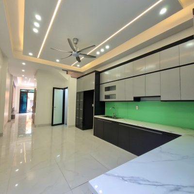 bán nhà 4 tầng thang máy hiện đại ngay trần lãm - gần chợ đậu và nguyễn tông quai đi vào