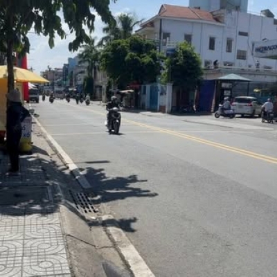 Bán nhà mặt tiền 6x30m nở hậu 10,56m giá 9,6 tỷ Đường Lê Lợi