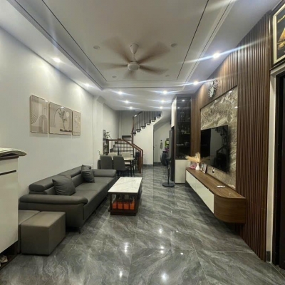 Ngọc Trì - Thang máy - Gara ô tô - Trước nhà thoáng rộng 5m - 8.7 tỷ
