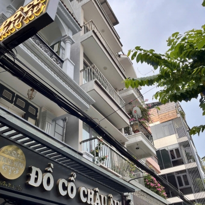 Hiếm, bán nhà Vạn Bảo Liễu Giai, phân lô ô tô vào nhà, kinh doanh, thang máy, chỉ 36 tỷ