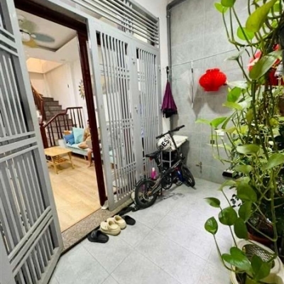 TRẦN CUNG DT 37M-7,4 TỶ NGÕ BA GÁC,1 NGOẶT VÀO NHÀ,DÂN XÂY CHẮC CHẮN